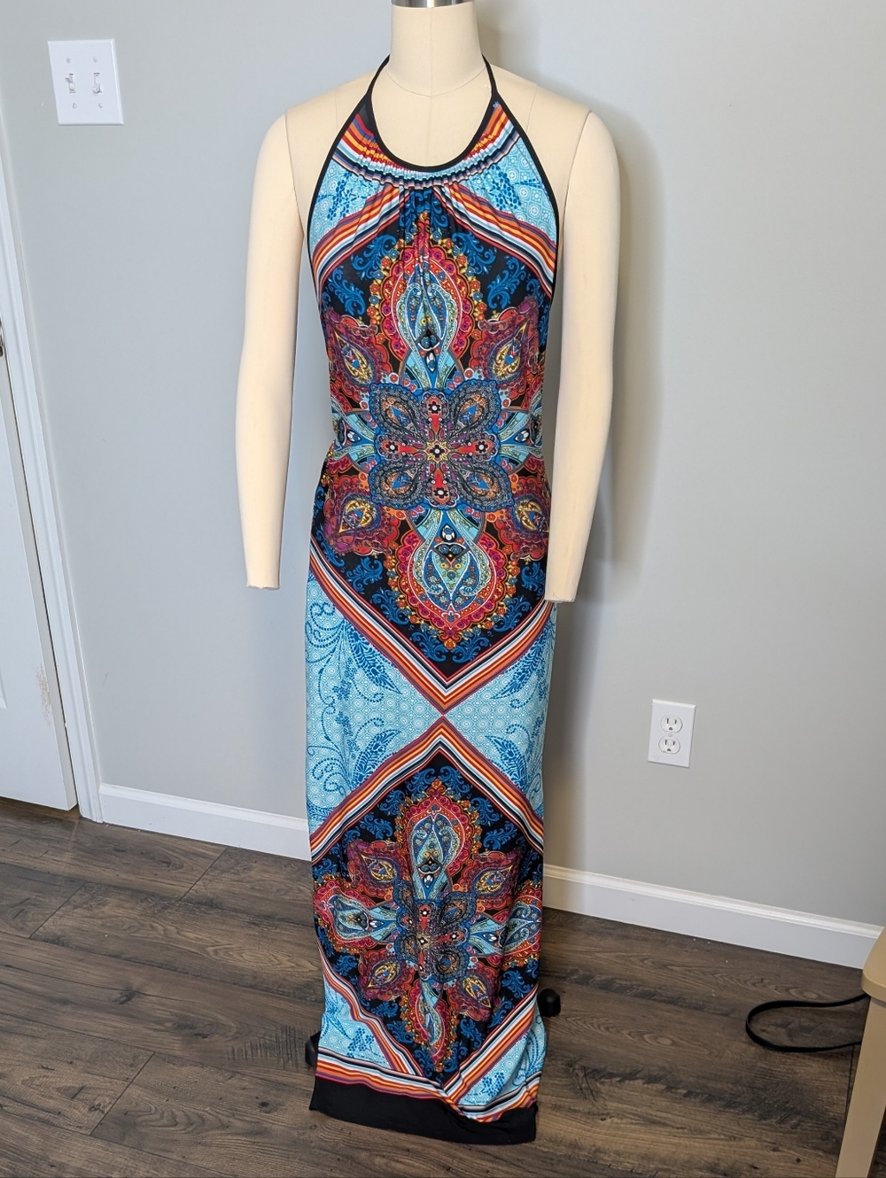 VENUS Paisley Beachy Boho Halter Maxi Dress Size 6 See Measurements - Picture 2 of 7